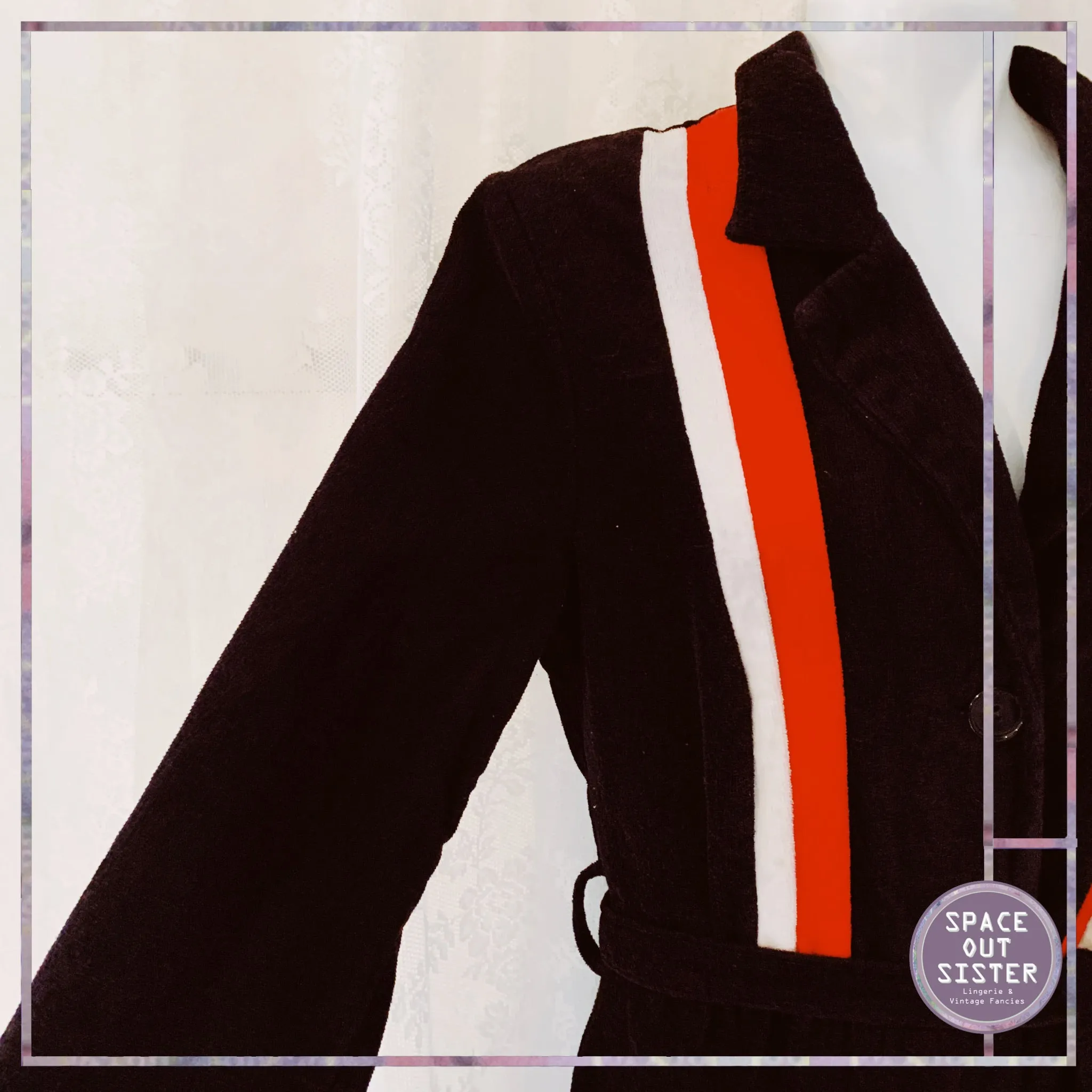 1970s Vintage Dynamic Stripes Robe