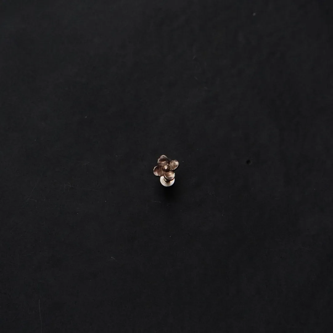 Tiny Flower Nosepin